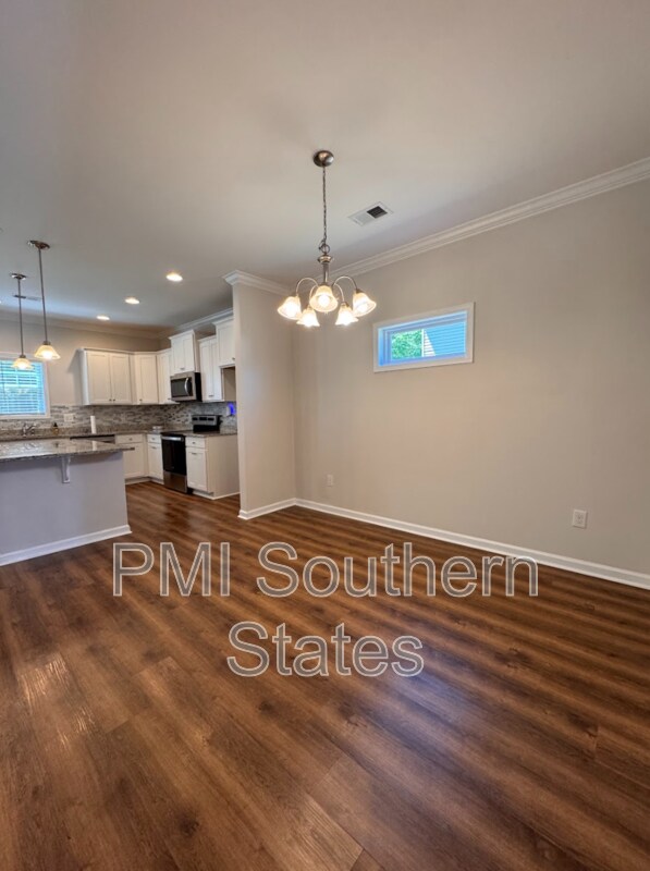 Building Photo - 320 Alameda Ln