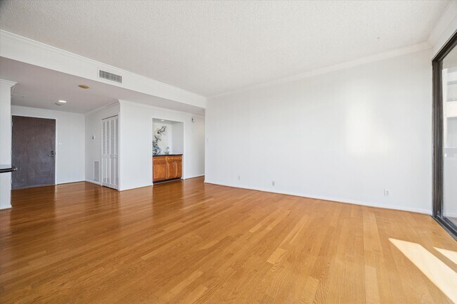 Building Photo - 49 Briar Hollow Ln
