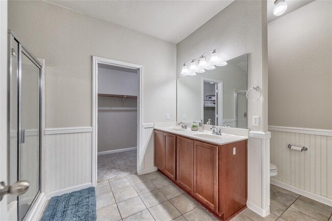 Building Photo - 328 Langely