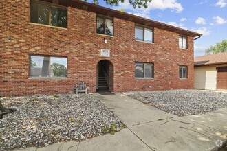 Building Photo - 1202 Dean Dr