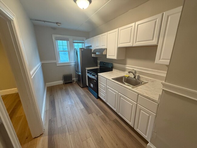 Building Photo - 127 Westford St