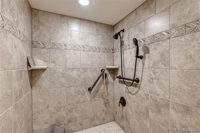 Building Photo - 7602 S Cove Cir