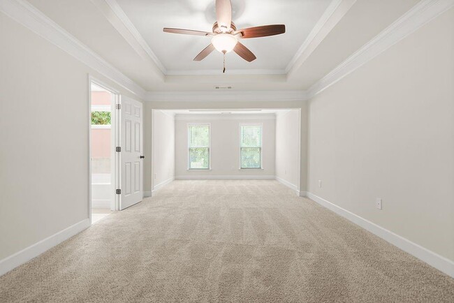 Building Photo - 2550 Sibley Dr