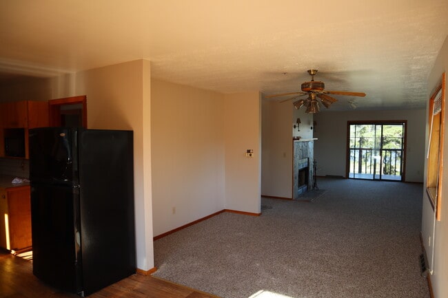 Building Photo - 203 Morning Sun Ave