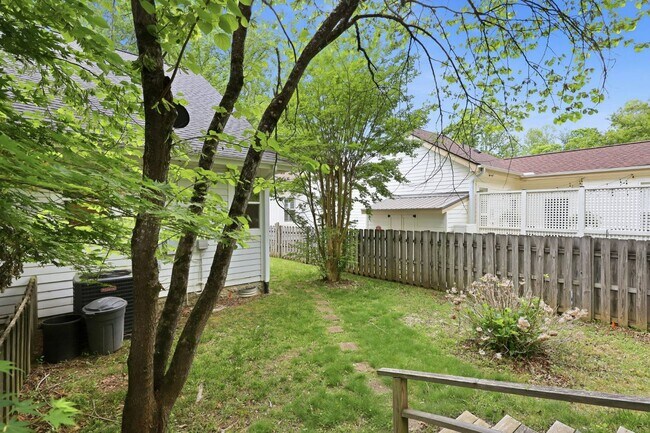 Building Photo - 67 Covered Bridge Dr