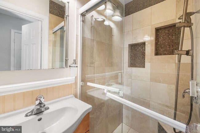 Building Photo - 222 Apple Blossom Ct