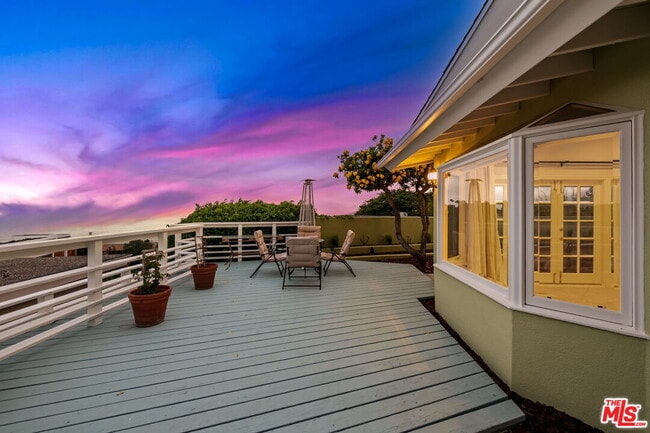 Building Photo - 221 Bellino Dr