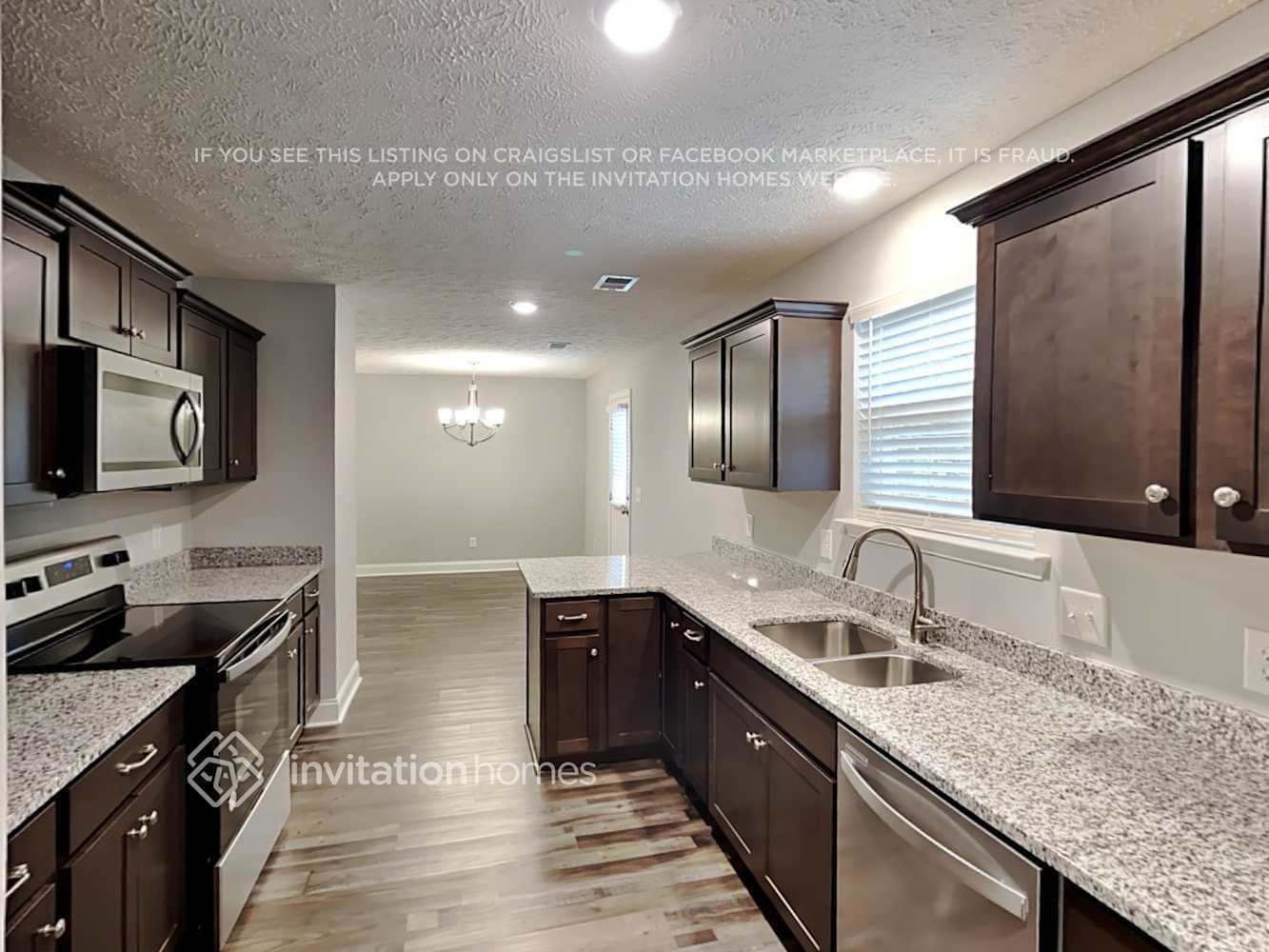 Building Photo - 838 Cedar Ln