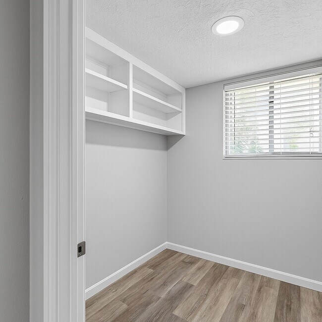 Building Photo - 446 Fantasy Ln