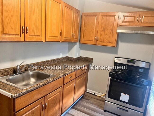 Primary Photo - Updated 3 bed, 1 bath Unit in Gloucester City