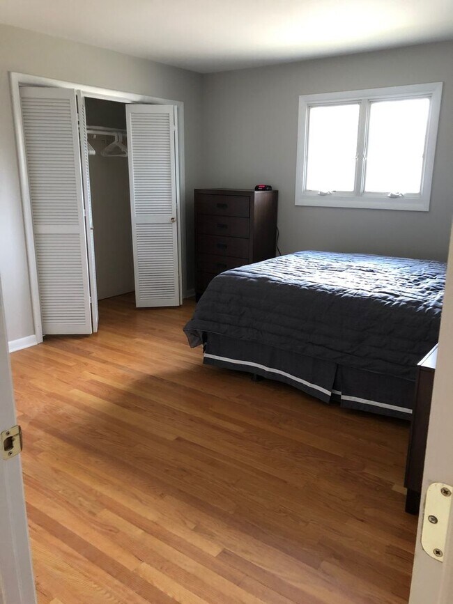 Building Photo - Charming 5 BD/3 BA down the street from Kelley and Luddy!