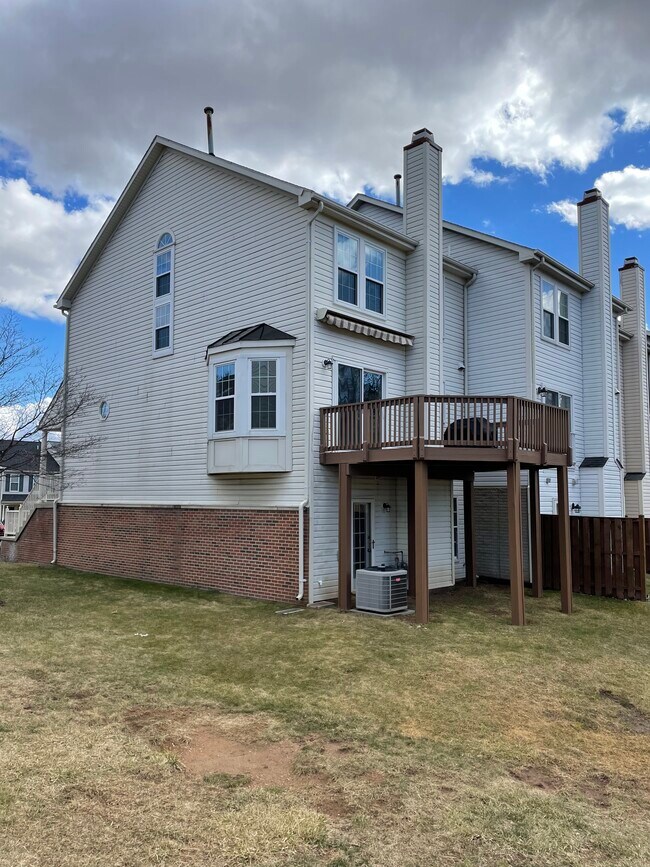 Building Photo - 509 Sugarbush Cir