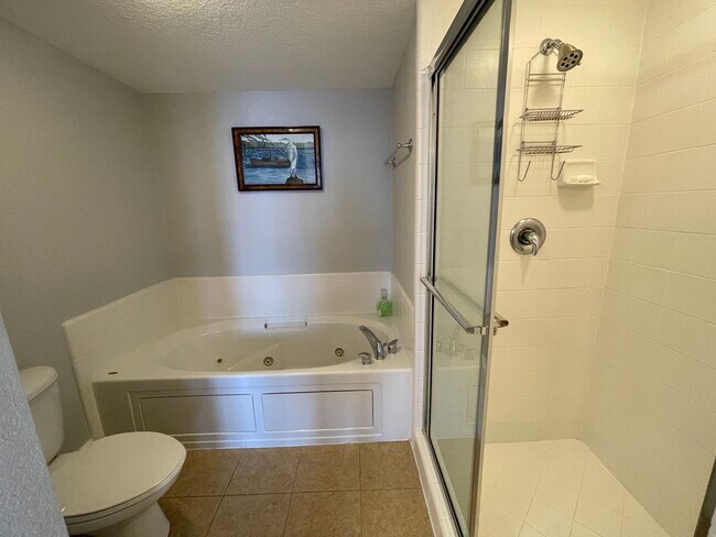 Building Photo - 6504 Bridge Water Way