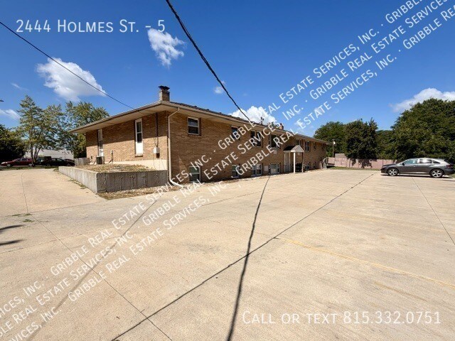 Building Photo - 2444 Holmes St