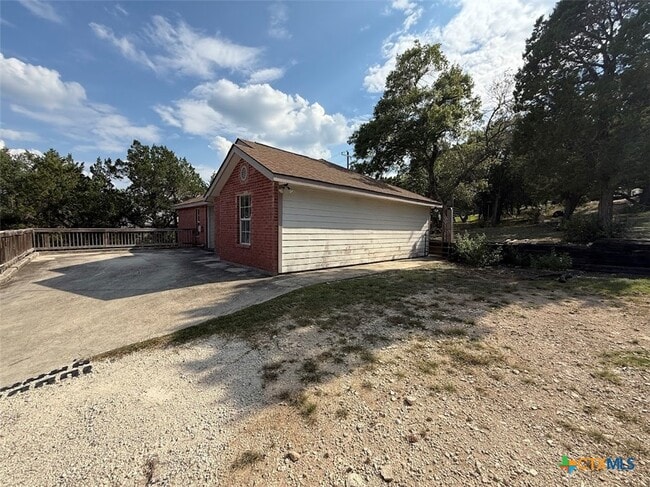 Building Photo - 221 N Scenic Loop