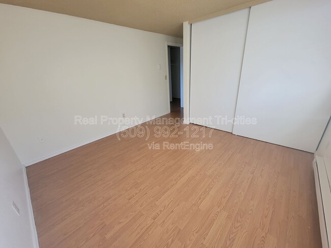 Building Photo - 3401 W 1st Pl