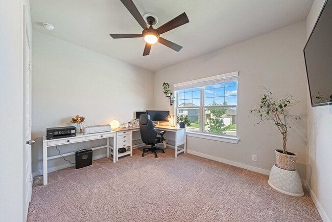 Building Photo - 1020 Highland Vista