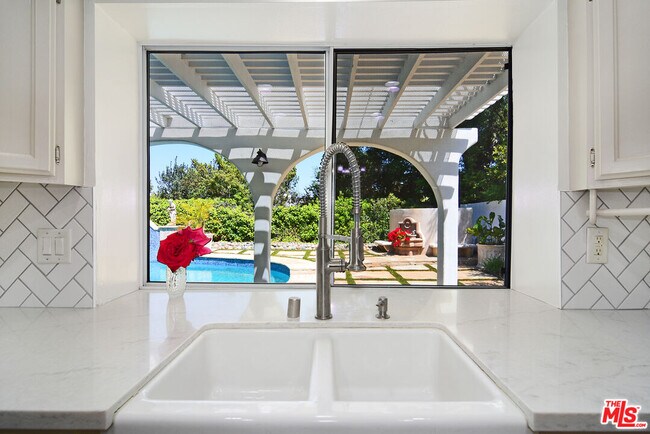 Building Photo - 5020 Dantes View Dr