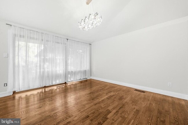 Building Photo - 9416 Holbrook Ln