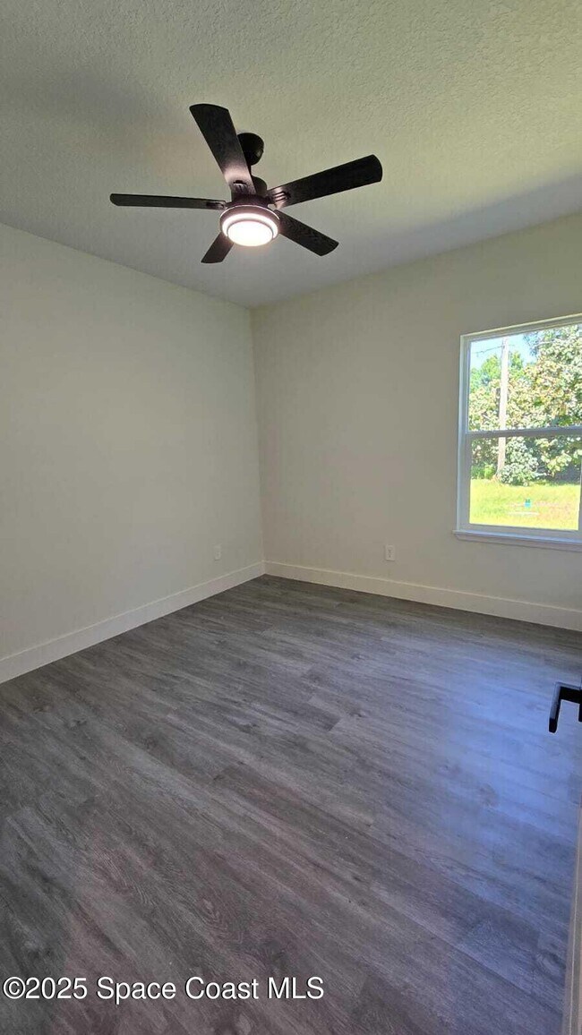 Building Photo - 2862 Pomello Ave SW