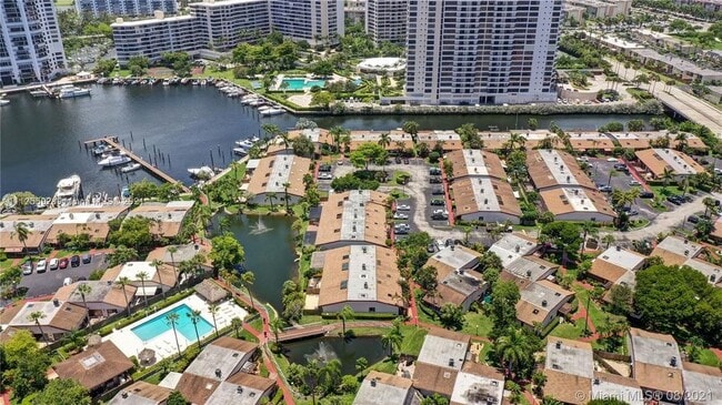 5 minutes ocean access - 2753 S Parkview Dr