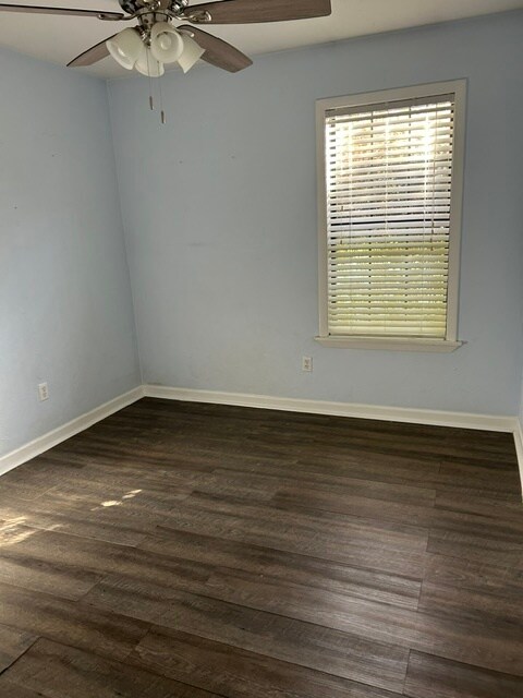 Building Photo - 2128 Little River Ln