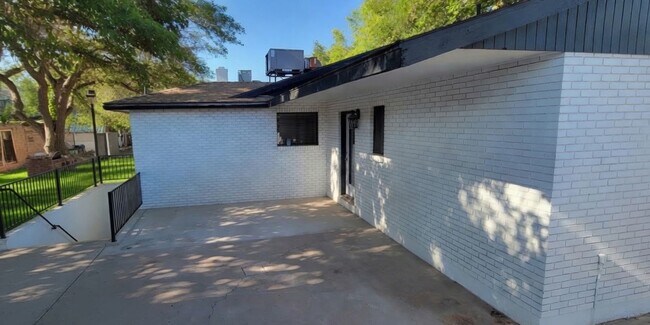 Building Photo - 1026 N 1100 W