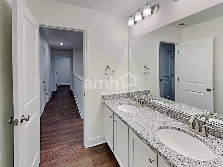 Building Photo - 13037 Wishsong Ct