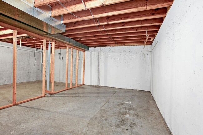 Building Photo - 707 Princeton Dr