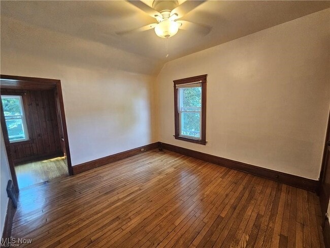 Building Photo - 8906 Tioga Ave