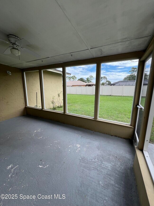 Building Photo - 880 Brunswick Ln