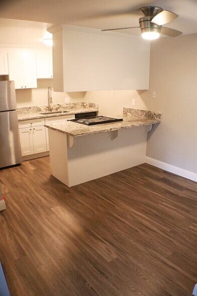 Building Photo - 2302 G St