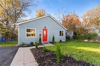Building Photo - 3221 Suncrest Ave