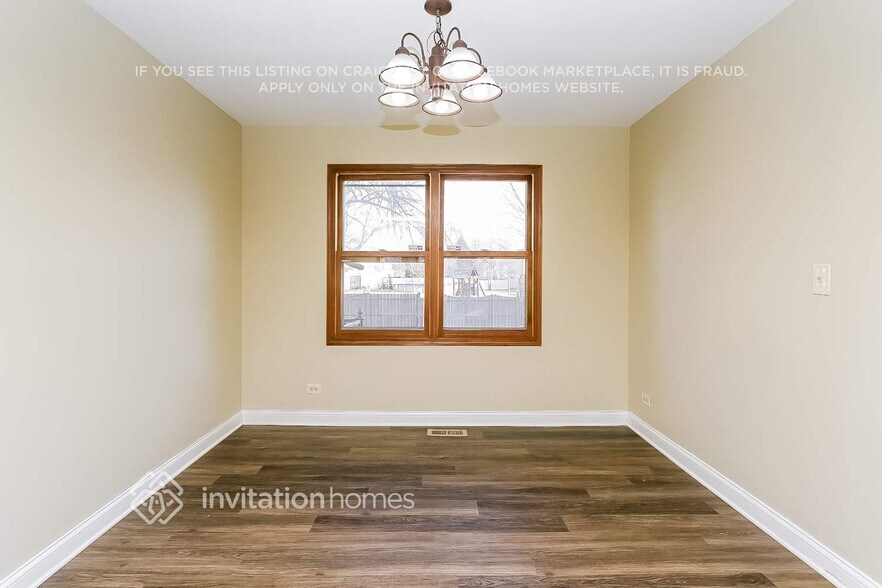 Building Photo - 321 Beaver Crossing