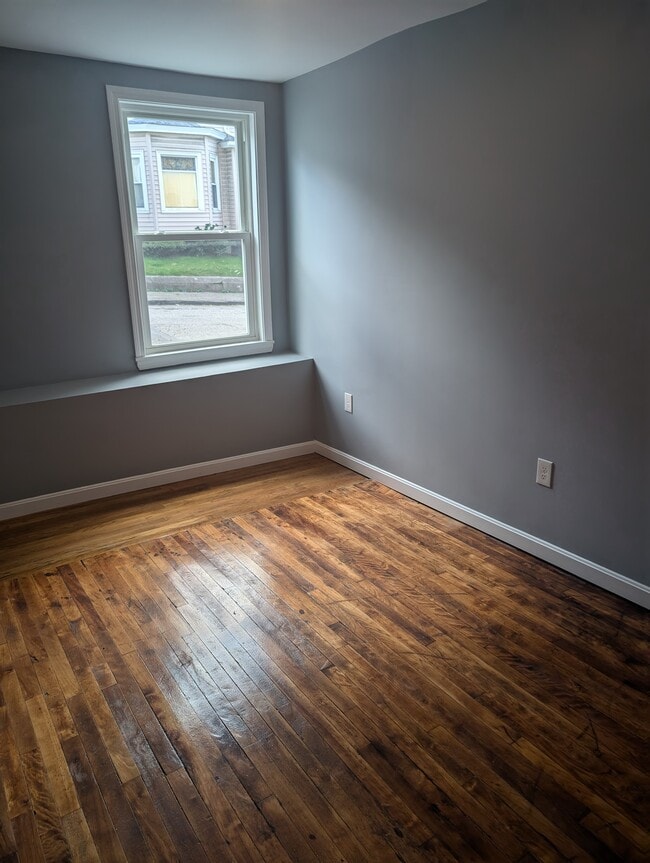 Bedroom 3 - 10 Wall St