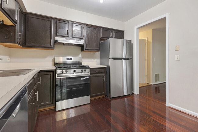 Building Photo - 414 Villa Cir Dr