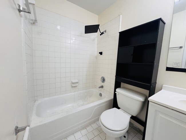 Building Photo - 8025 S Colony Cir