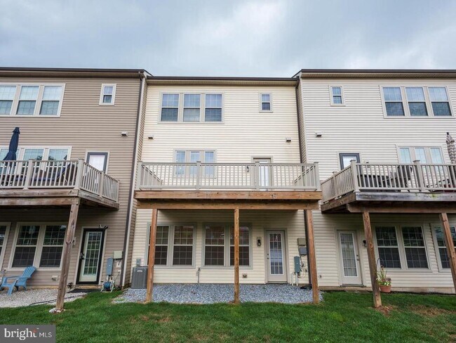 Building Photo - 15 Eagle Ln