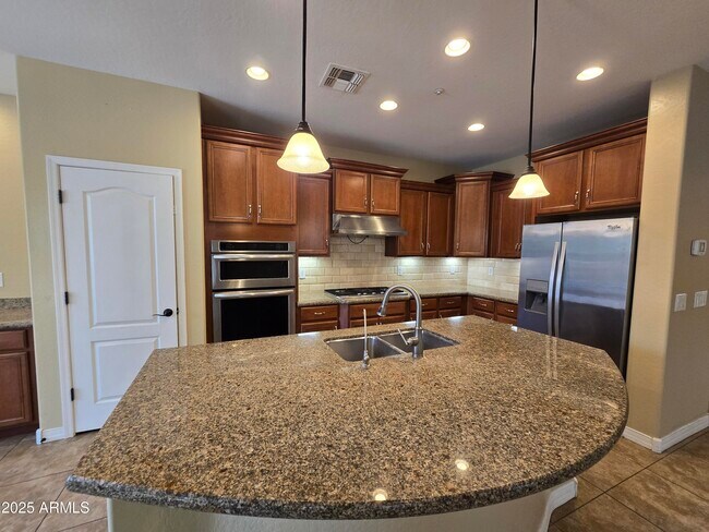 Building Photo - 4540 E Portola Valley Dr