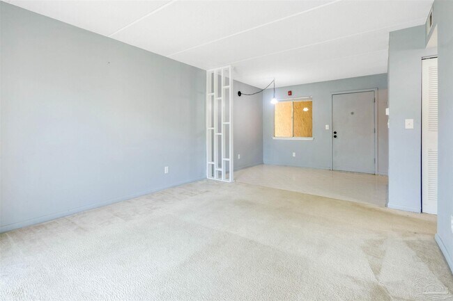 Building Photo - 209 W Miracle Strip Pkwy