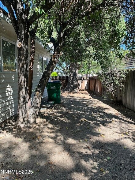 Building Photo - 1501 Gault Way