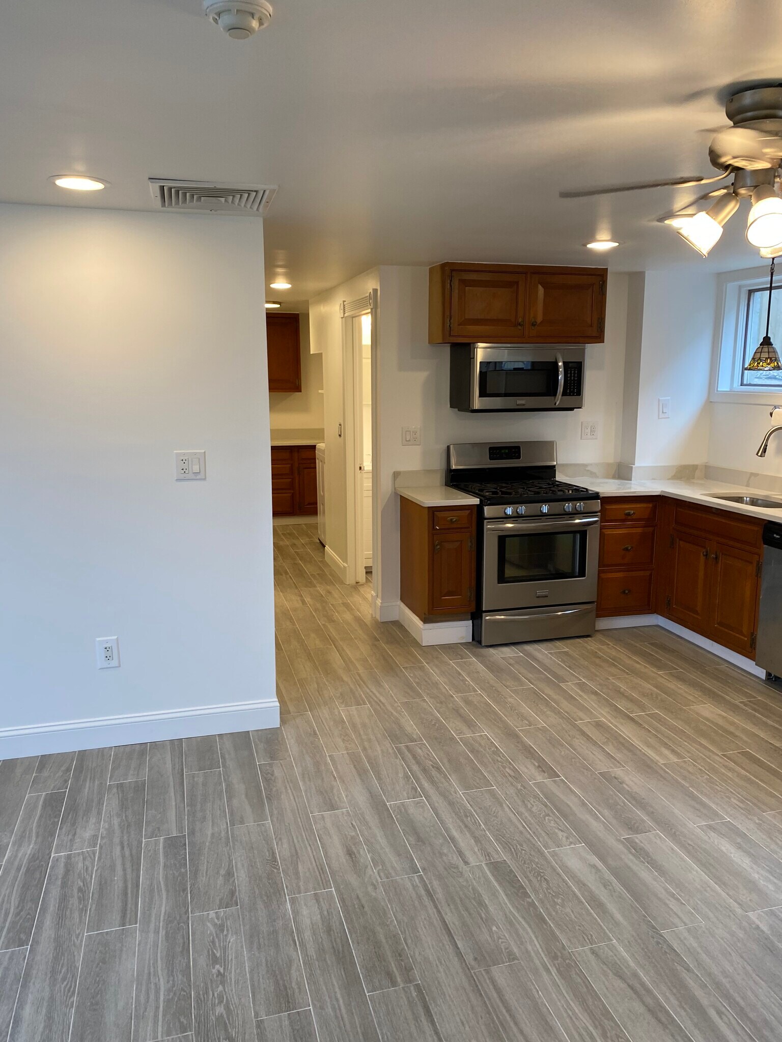 Building Photo - 140 Clark St