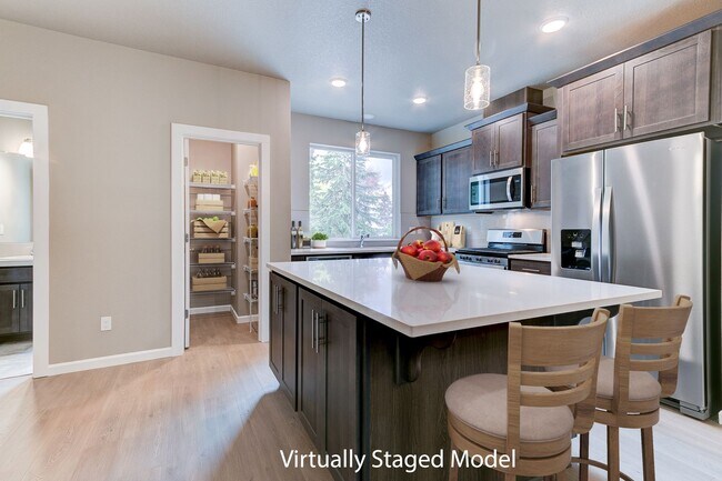 Building Photo - Beautiful Newer Construction Home! 3 Maste...