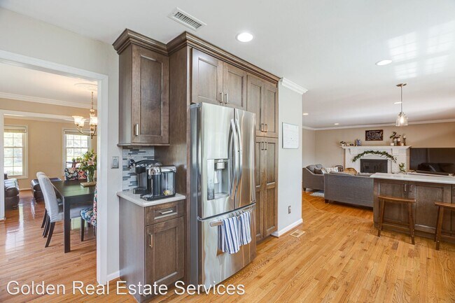 Building Photo - 5 br, 3.5 bath House - 5624 Kemp Ln