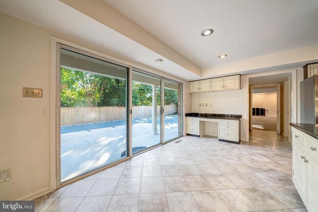 Building Photo - 6209 Stoneham Ln
