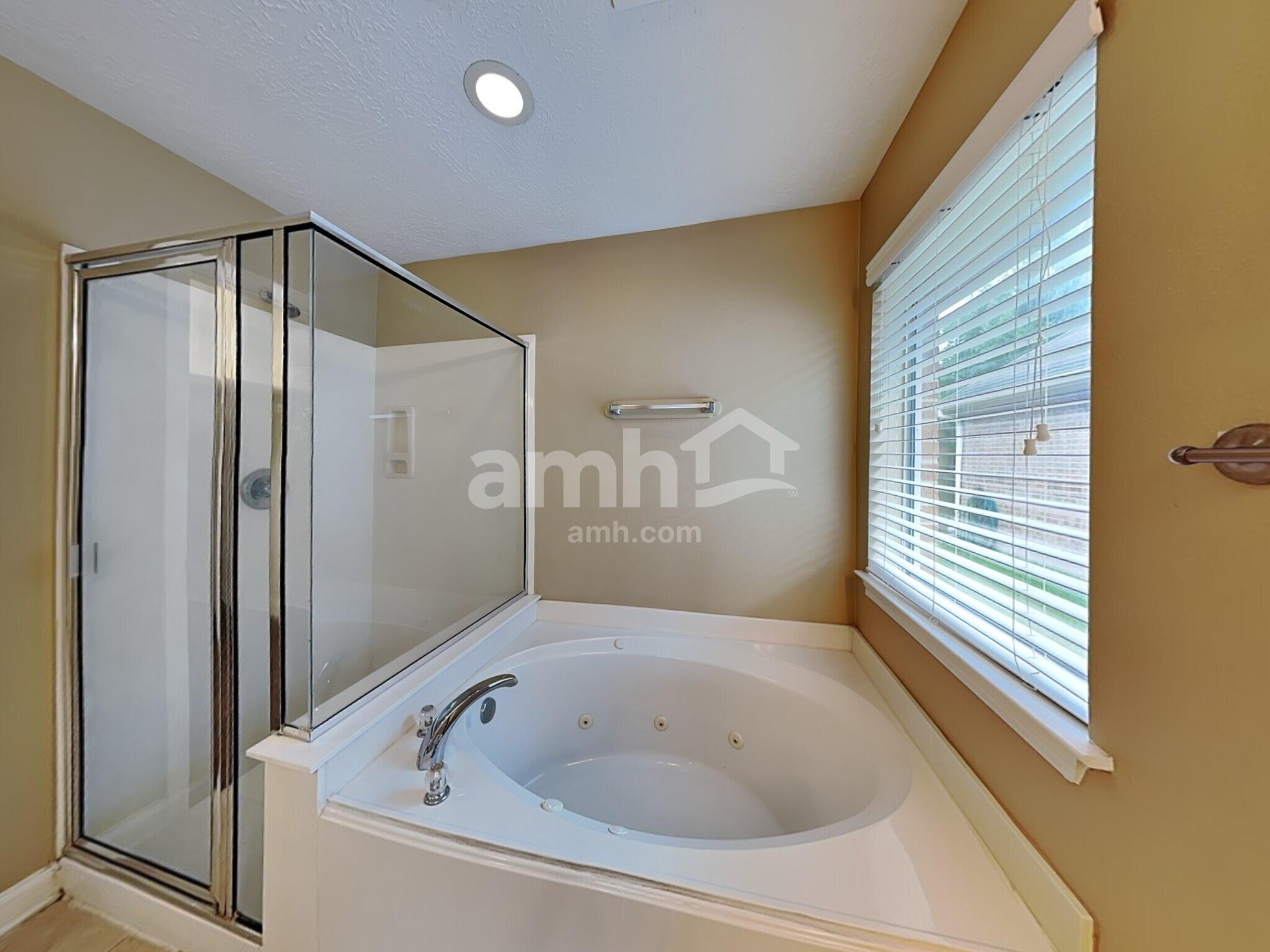 Building Photo - 26881 Armor Oaks Dr