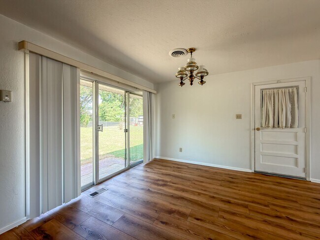 Building Photo - 7712 Colony-