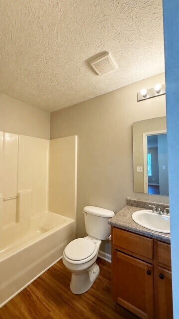 Building Photo - EAST- NEWER 4 BEDROOM 2 STORY HOME AVAILABLE NOW!