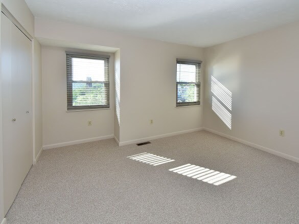 Building Photo - 562 Tusculum Ave