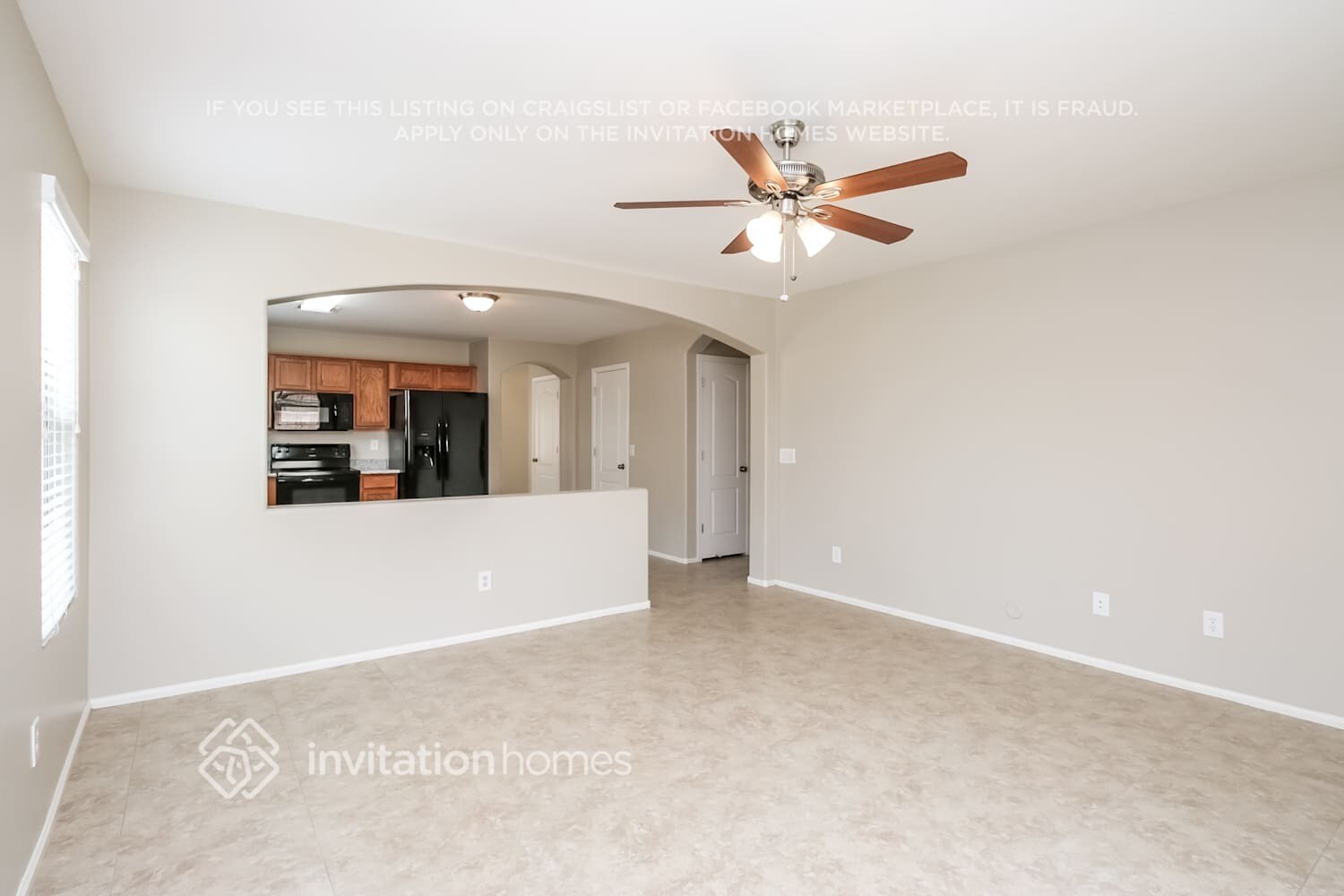 Building Photo - 38166 N Sandy Dr